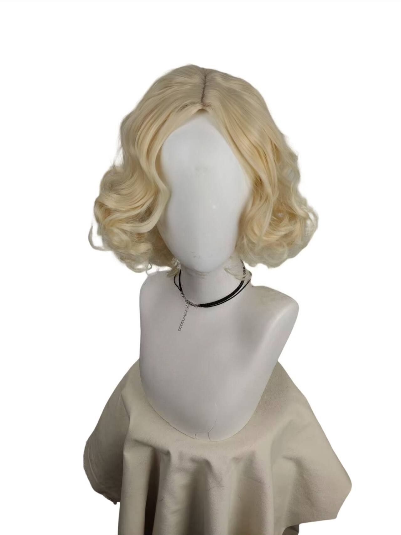 Kurze Platinblonde Lockige Per – Men'S Accessories In The 1920S Bewertung und Preis
